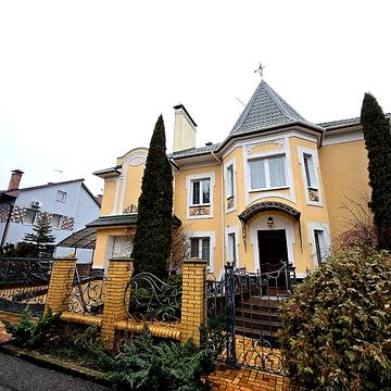 Верхній Вал, 10