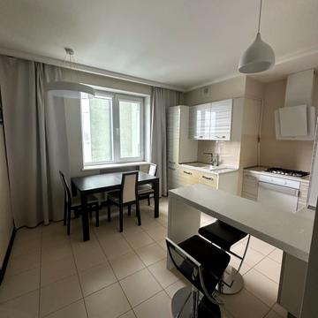 Бабкіна пров., 6