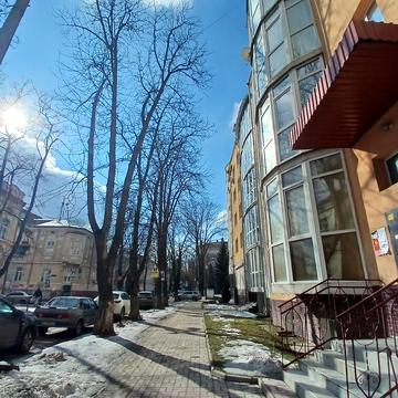 Івана Франка вул., 25А