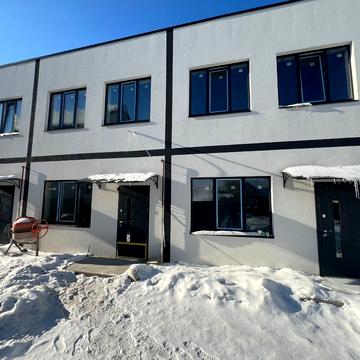 Зарічна вул., 52