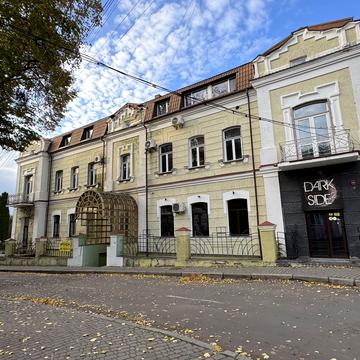 Драгоманова, 32