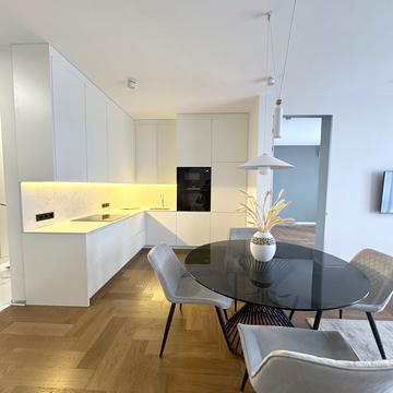 Бульварно-Кудрявська вул. (Воровського), 17