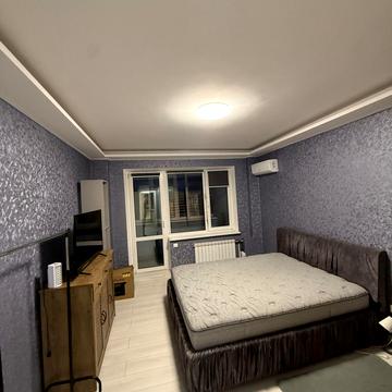 Лариси Руденко вул., 6