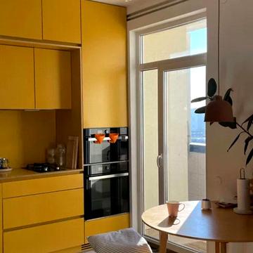 Угорська вул., 14а