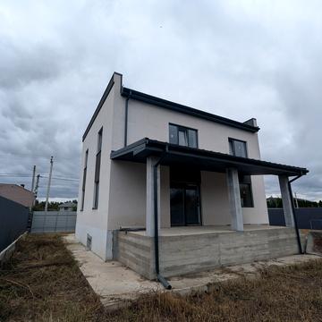 Яблунева вул., 12