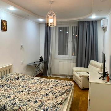 Авраама Лінкольна вул. (Димитрова), 6-Б