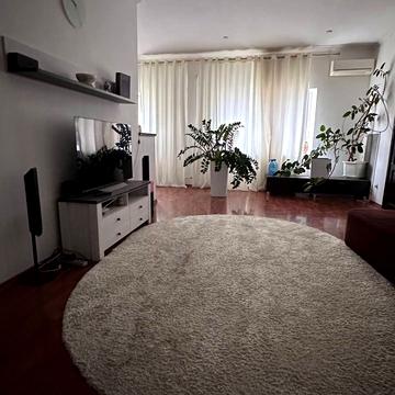 Академічна вул. (Піонерська), 1