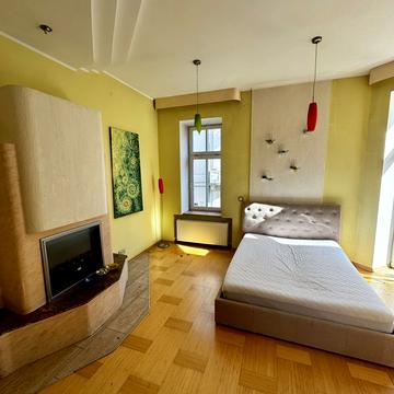 Пекарська вул., 15