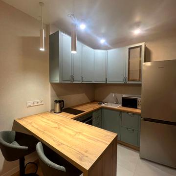 Кадетський Гай вул., 8