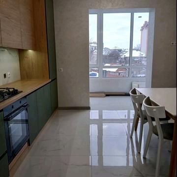 Глиняна вул., 13