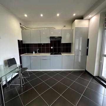 Ольги Кисілевської вул., 37