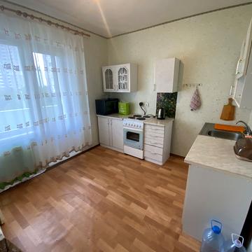 Милославська вул., 41/15