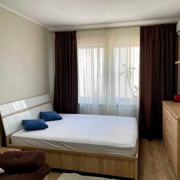 Софії Русової вул., 1