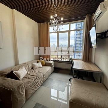 Джона Маккейна вул. (Івана Кудрі), 7