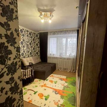 Івана Миколайчука вул., 8