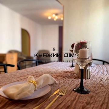 Дніпровська набережна вул., 19-А