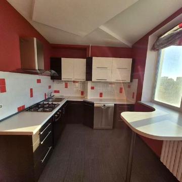 Тополина вул., 14