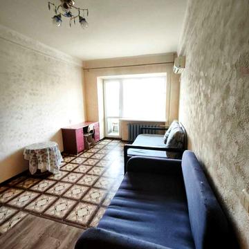 Варненська вул., 1