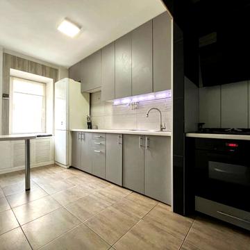 Незалежності бульв. (50 років Жовтня), 6-В