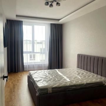 Земельна вул., 23