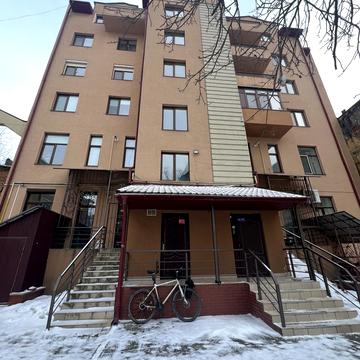 Кардинала Любомира Гузара вул., 33