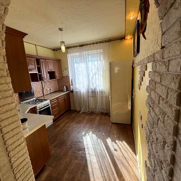 Віктора Чукаріна вул., 14