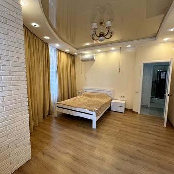 Валерія Самофалова вул. (Каманіна), 16-А/5