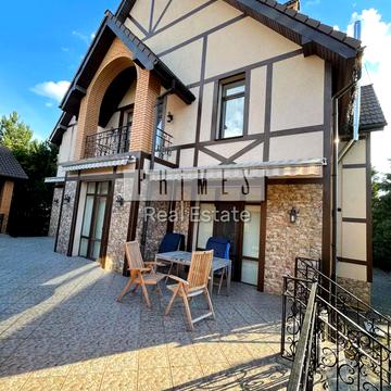 Молодіжна вул.