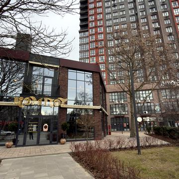 Академіка Філатова вул., 2 к1