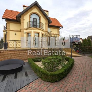 Молодіжна вул.