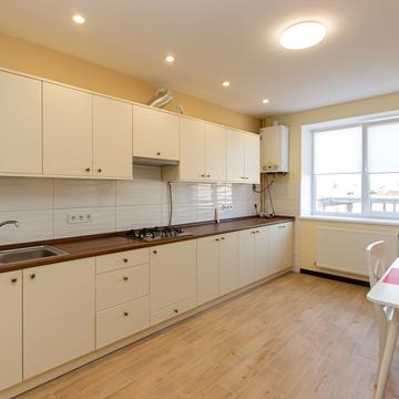 Андрія Мельника вул., 10 к7