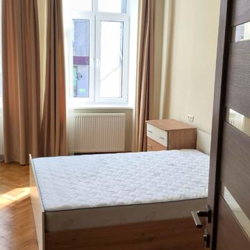 Пантелеймона Куліша вул., 1