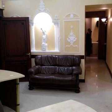 Соборна пл., 6