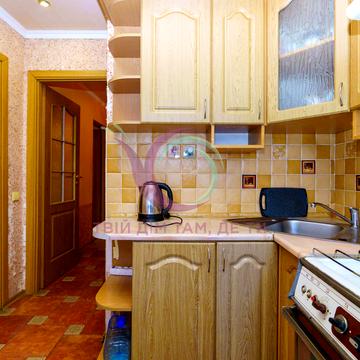 Володимира Кубійовича вул., 12