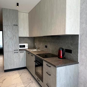 Салютна вул., 2к18