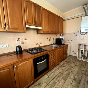 Райдужна вул., 23