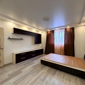 Джерельна вул., 8