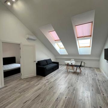 Березнева вул., 12