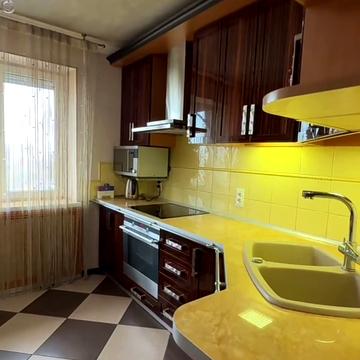 Середньофонтанська вул., 12а