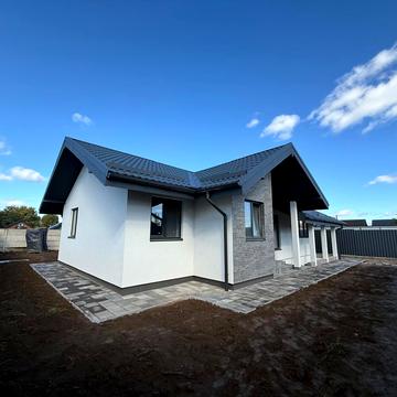 Лесі Українки вул., 80