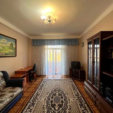 Незалежності вул. (Титова), 13