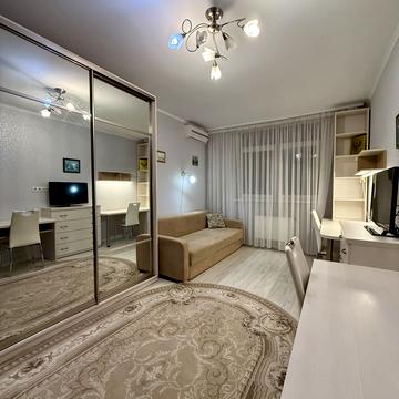 Сімї Кульженків вул. (Петра Дегтяренка), 33