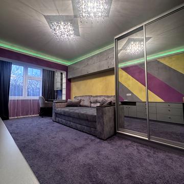 Романа Ратушного вул. (Волгоградська), 37