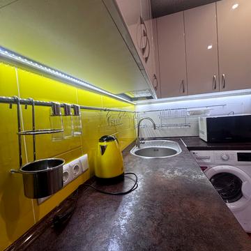 Романа Ратушного вул. (Волгоградська), 37