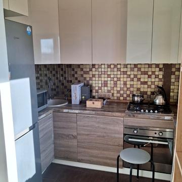 Тесленка вул., 11