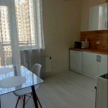 Перлинна вул., 3