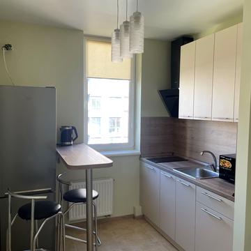 Салютна вул., 2к1