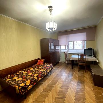 Петра Ніщинського вул., 12