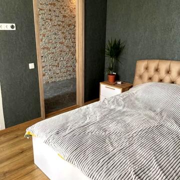 Зарічна вул., 4