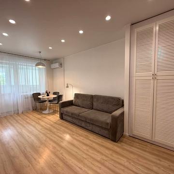 Університетський просп. (Гагаріна), 3